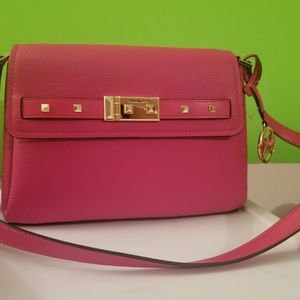 Michael kors electric pink leather messanger bag